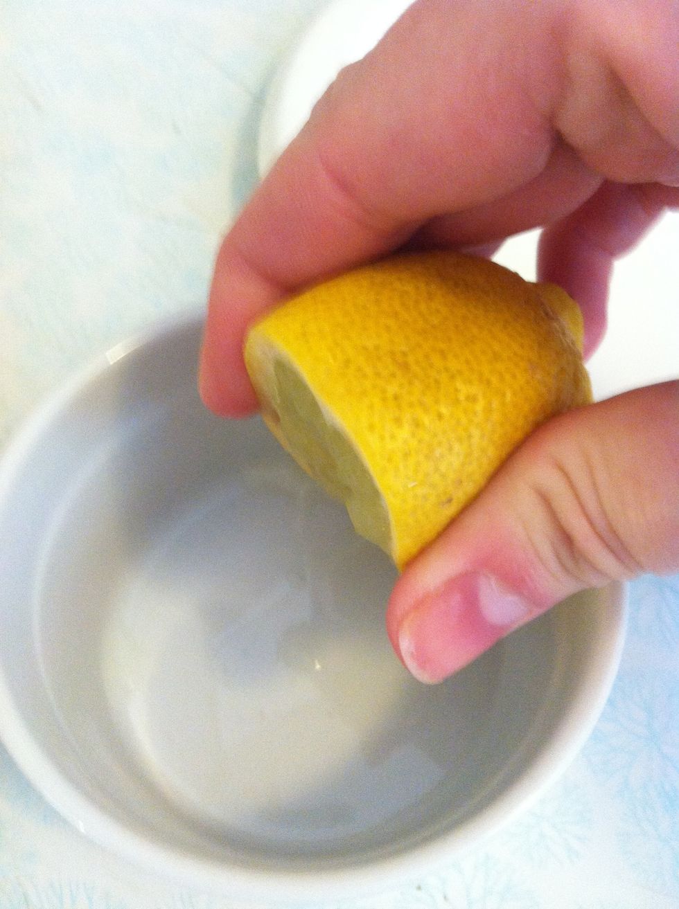 Squeeze the juice into your bowl. Take out all the seeds if they fall in.