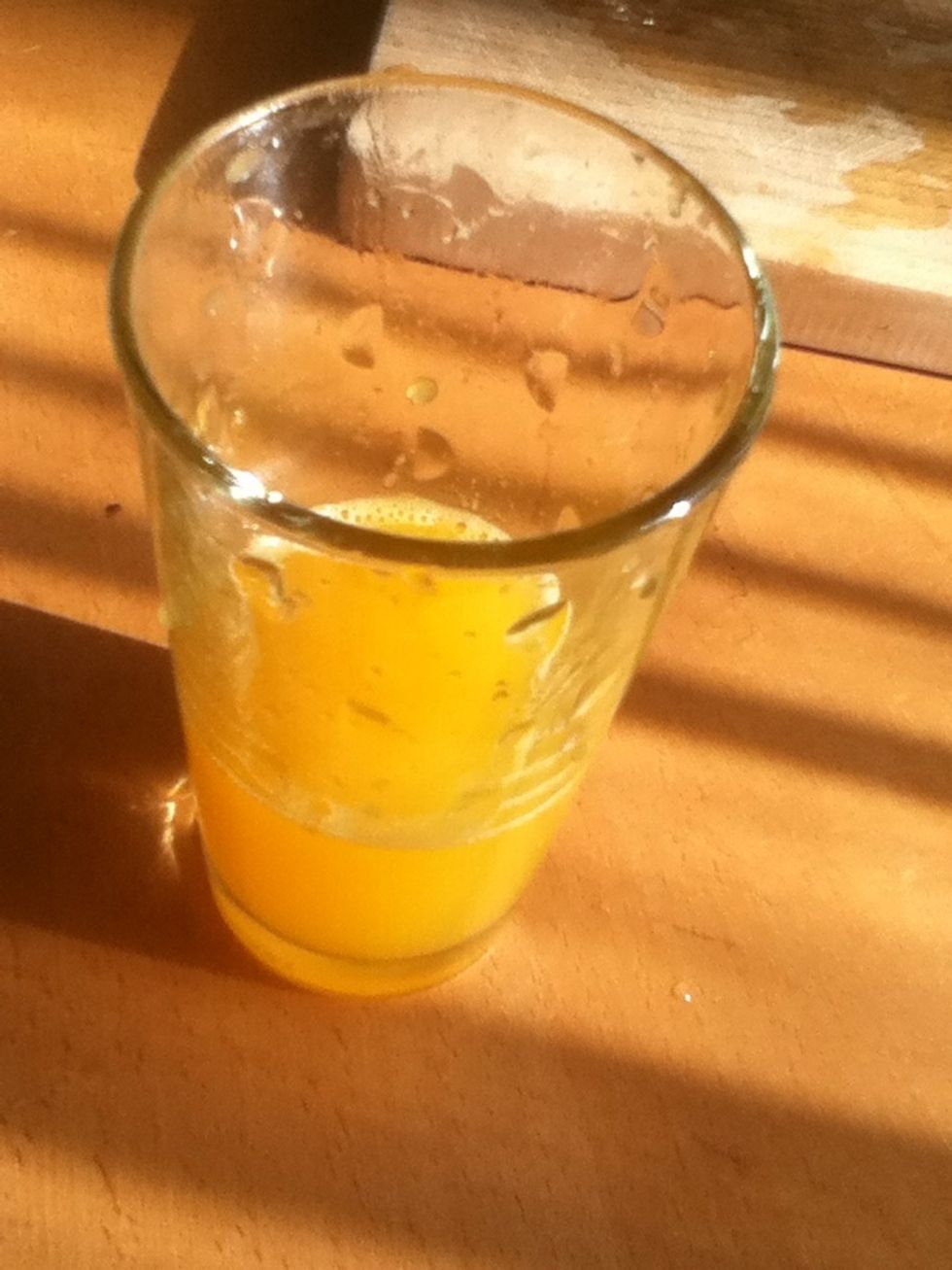 Squeeze the orange juice.