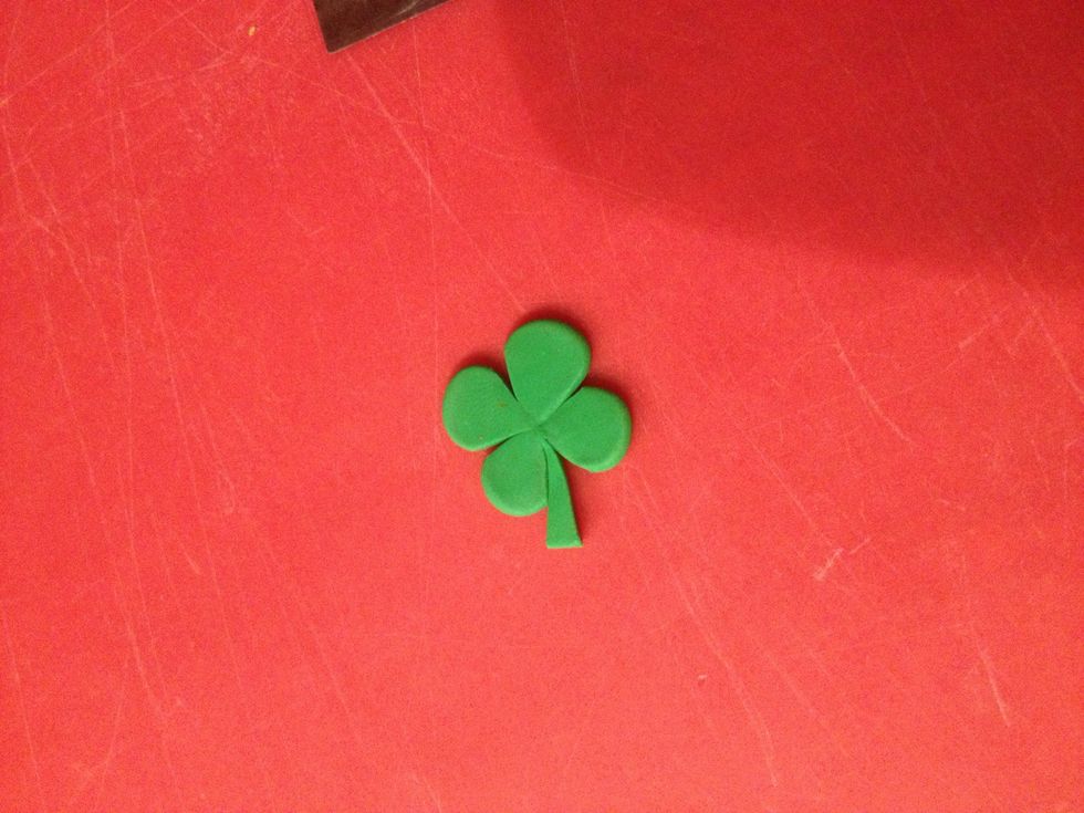 Squish it in with the leaves & roll once more