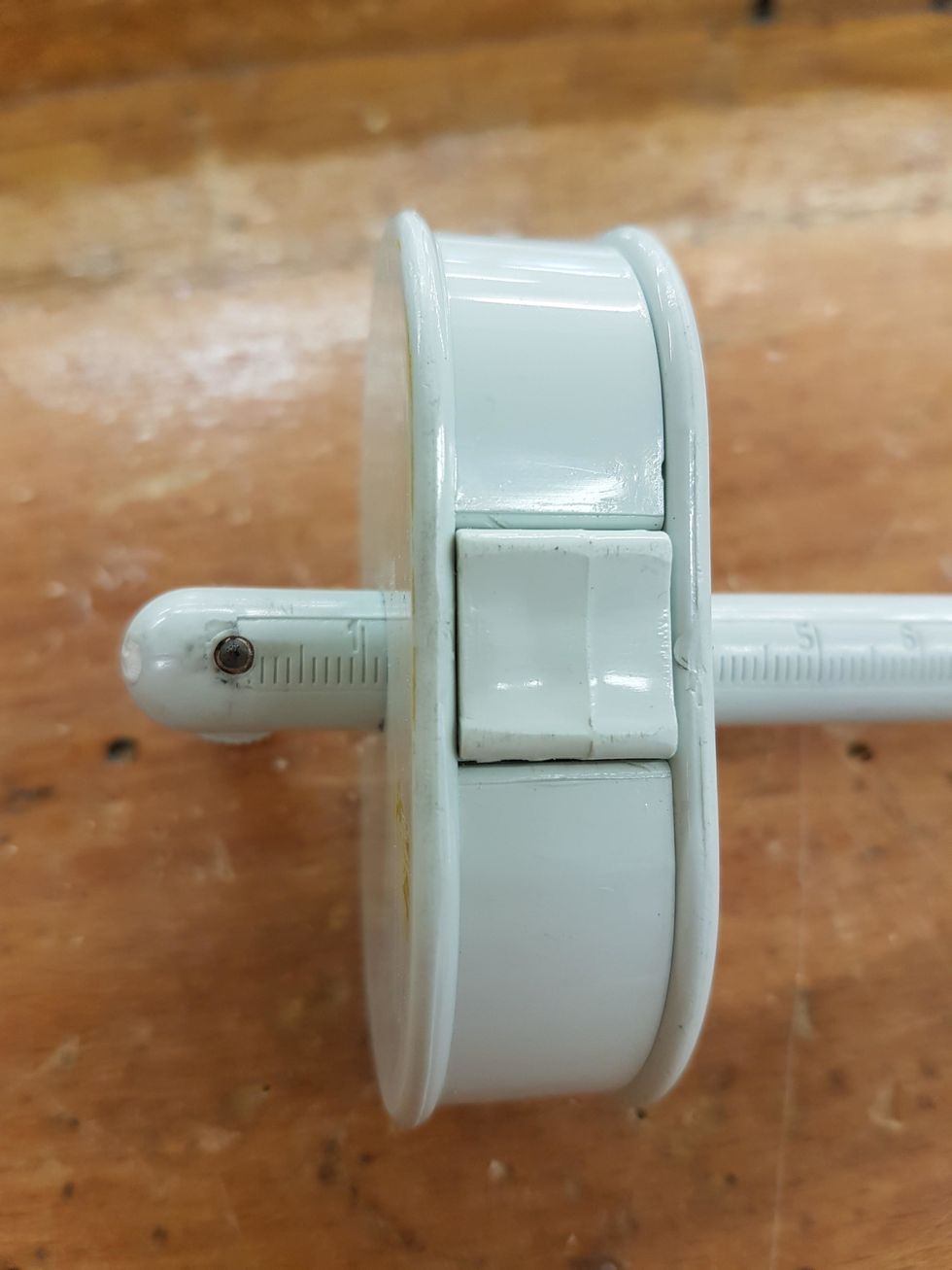 St\u00e4ll in pennstrykm\u00e5ttet p\u00e5 samma m\u00e5tt som tjockleken p\u00e5 br\u00e4dan.