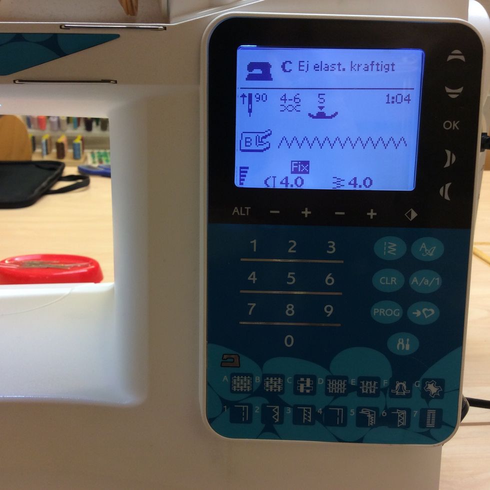 St\u00e4ll in symaskinen p\u00e5 sick-sack.