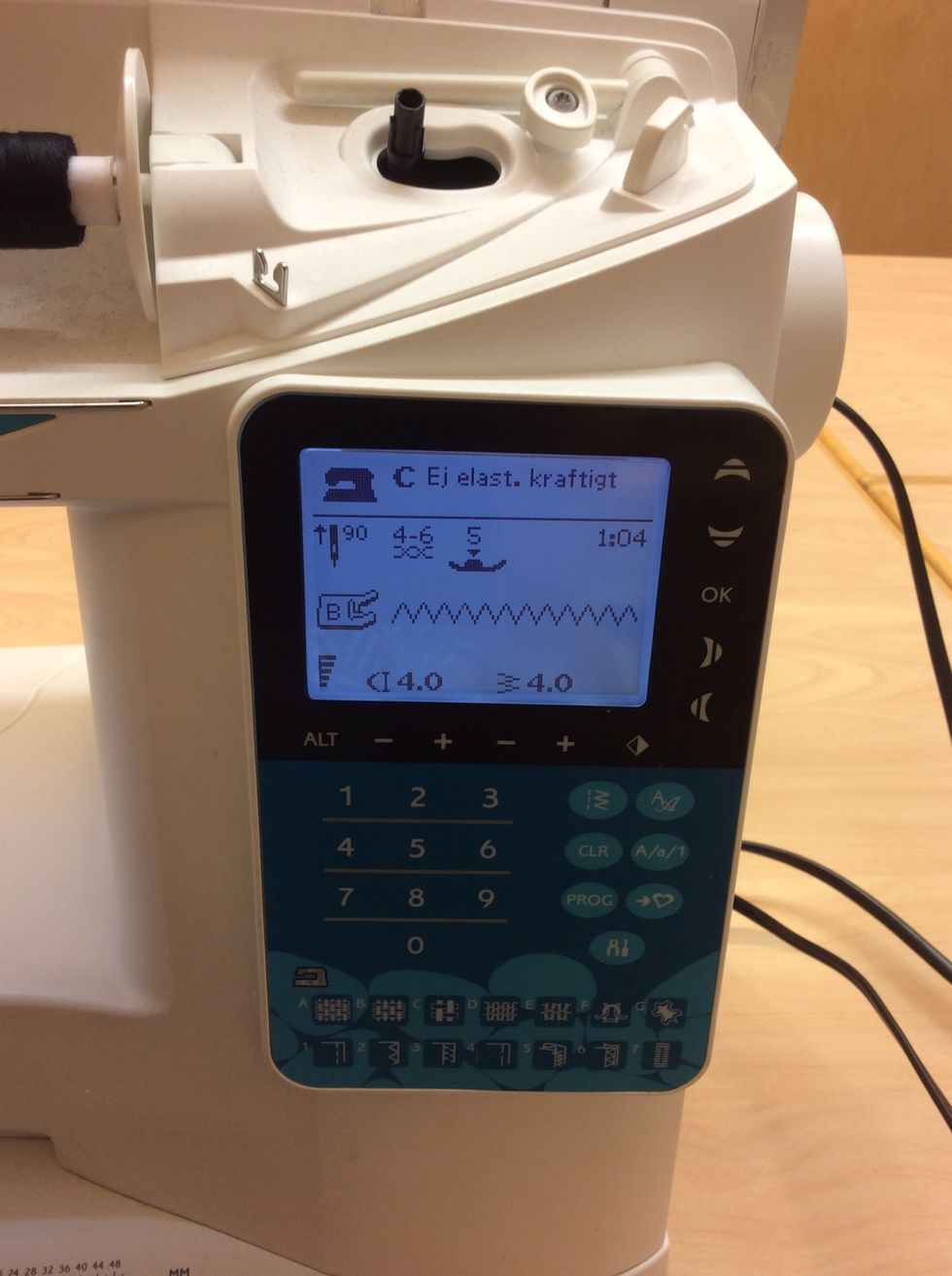 St\u00e4ll nu in din symaskin p\u00e5 sick-sack igen.