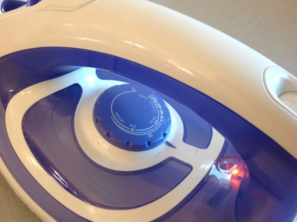 St\u00e4ll strykj\u00e4rnet p\u00e5 tv\u00e5 prickar.