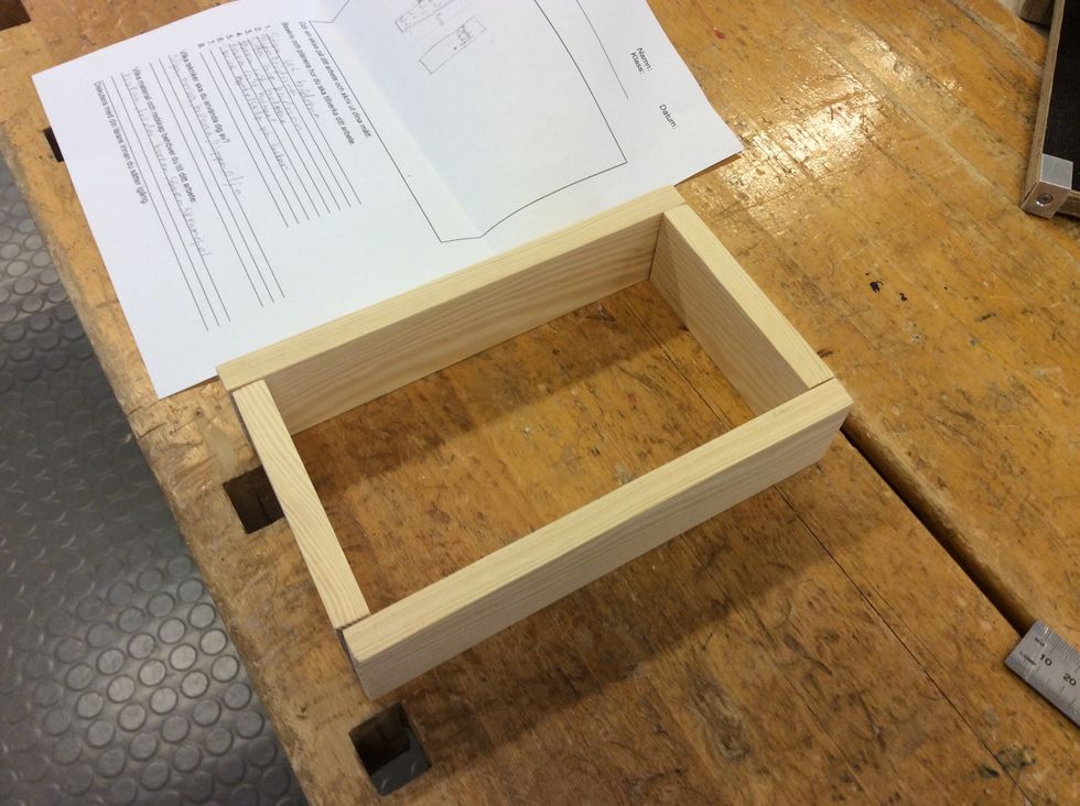 St\u00e4ll upp dina br\u00e4der som det ska se ut. T\u00e4nk efter var du ska ha dina skruvar.