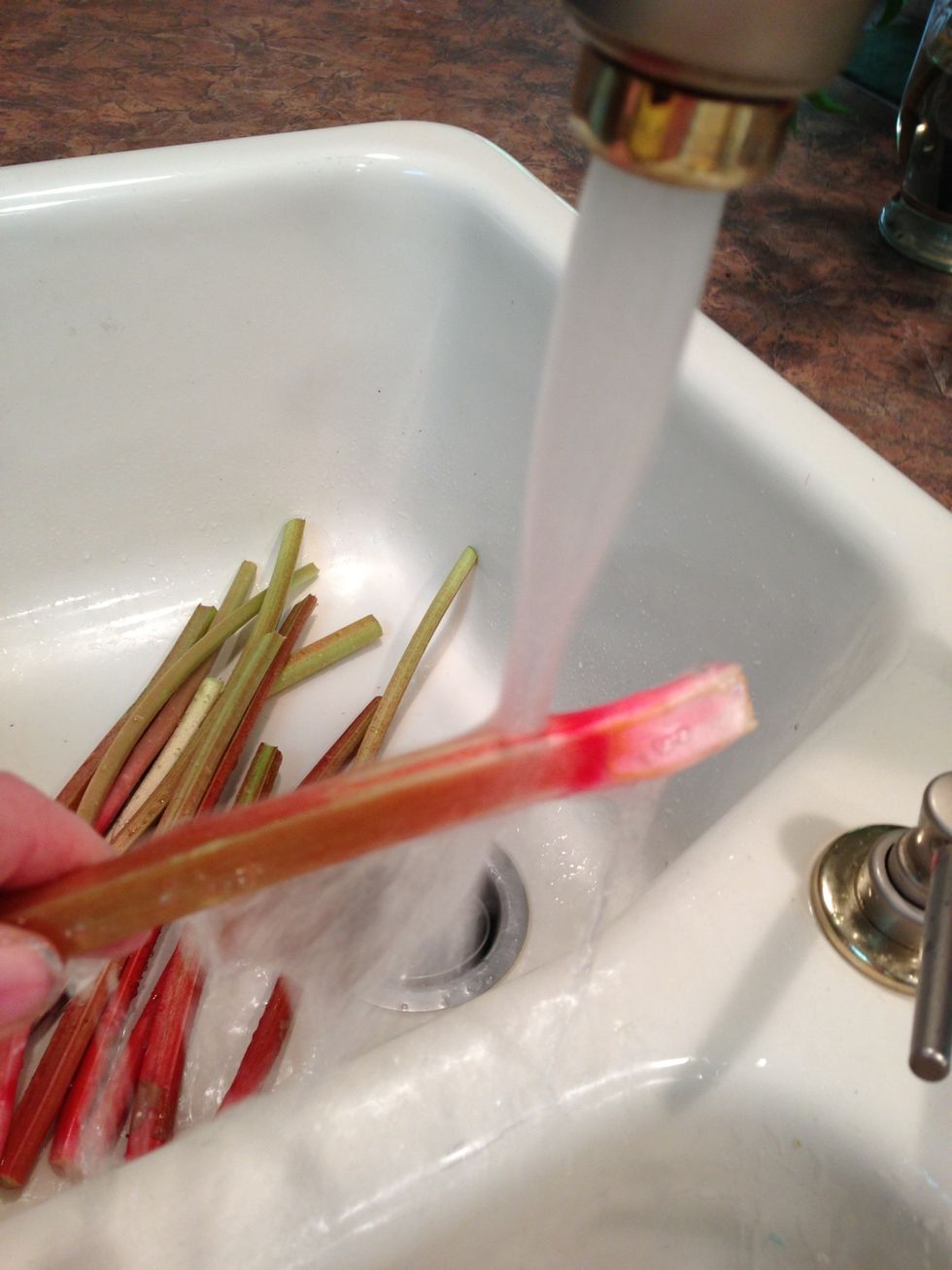 Stalks clean up fast and easy in minutes.