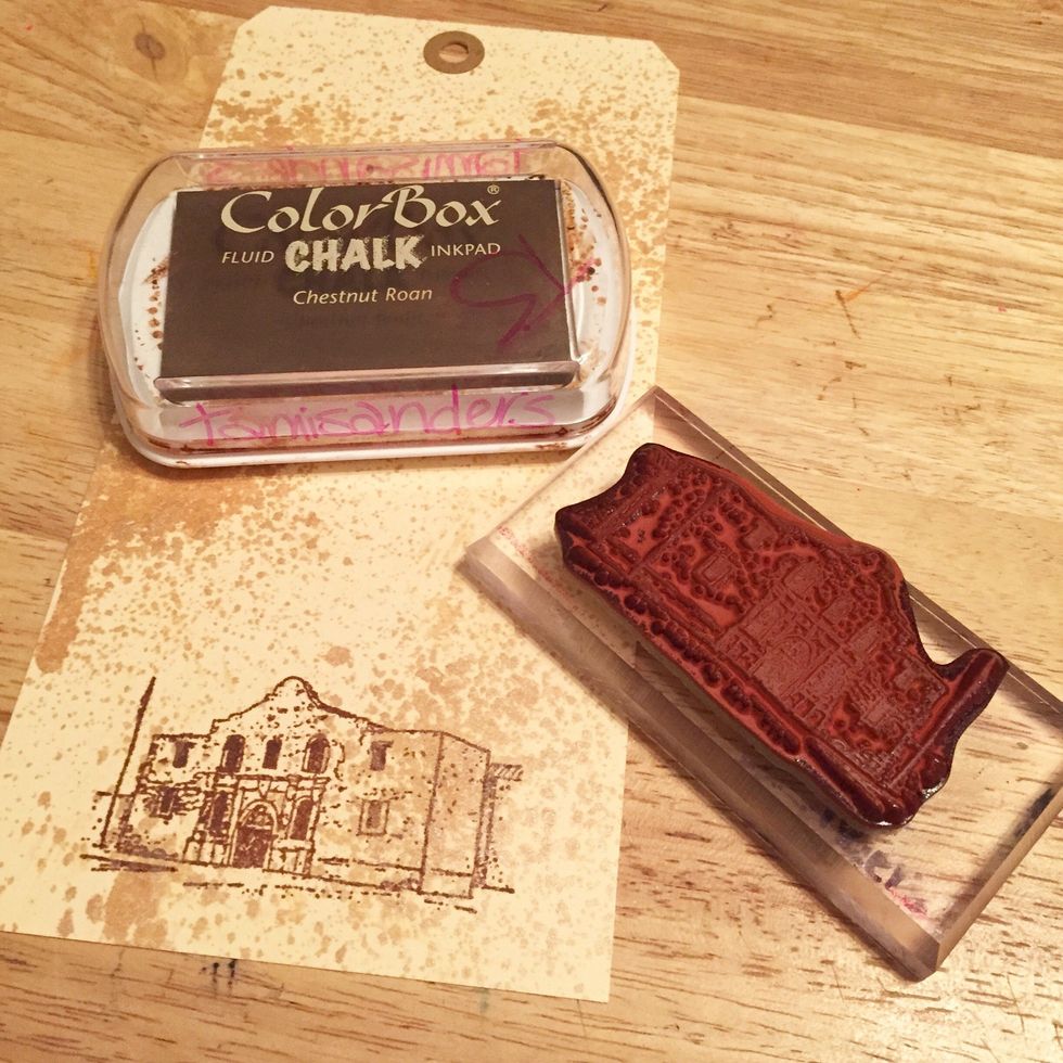 stamp Alamo at bottom of tag using Chestnut Roan Chalk Ink