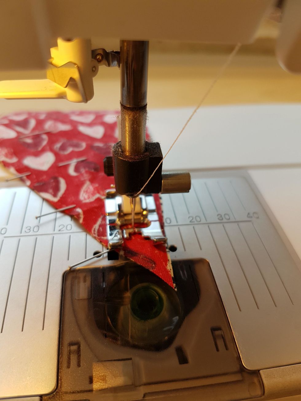 Stanna en bit fr\u00e5n kanten. Ta ner n\u00e5len i arbetet.