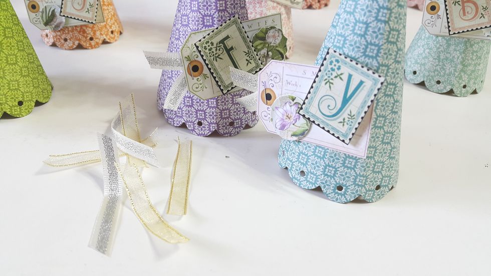 Staple ribbons on the tags