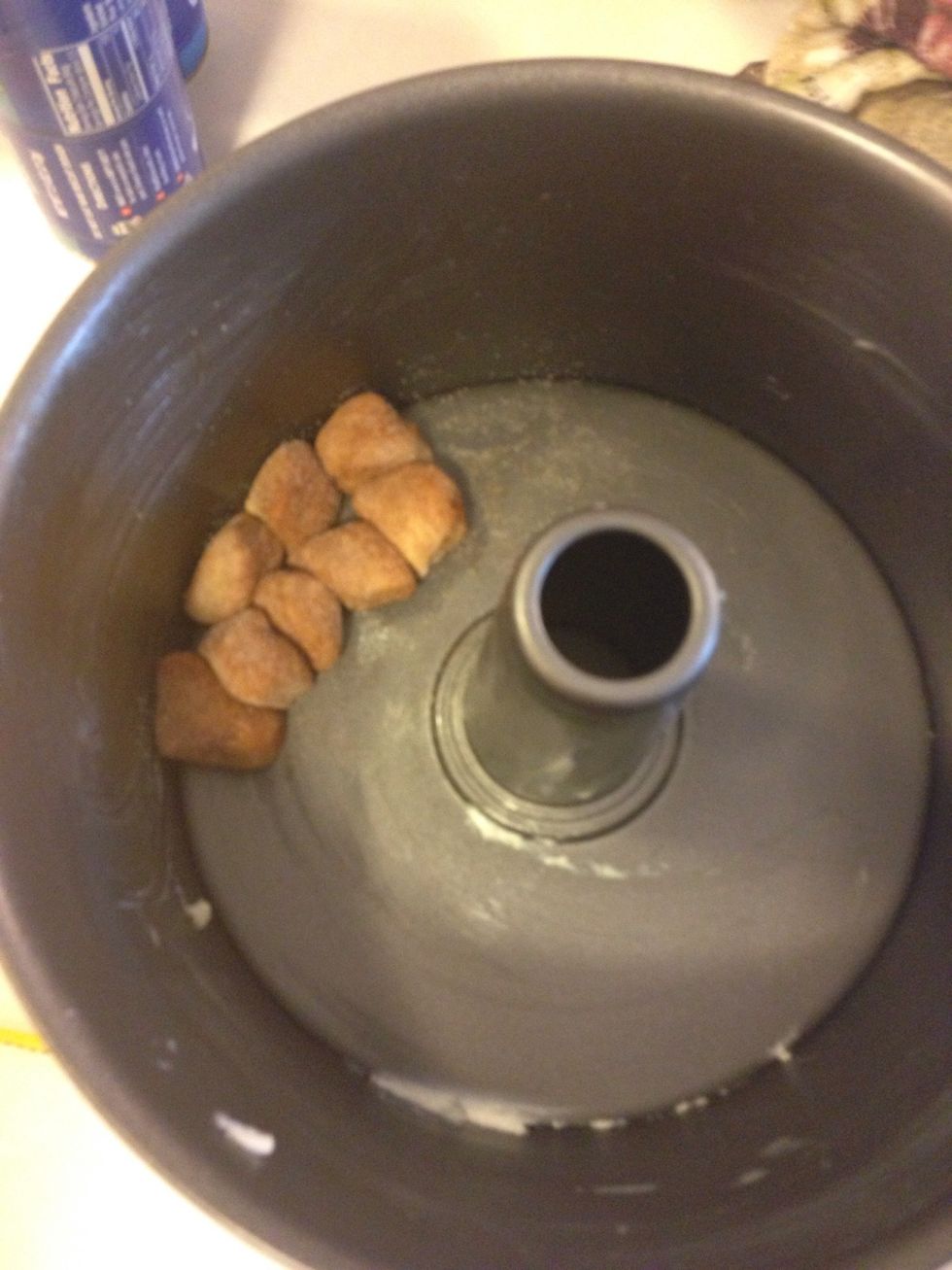 Start adding to the cake pan