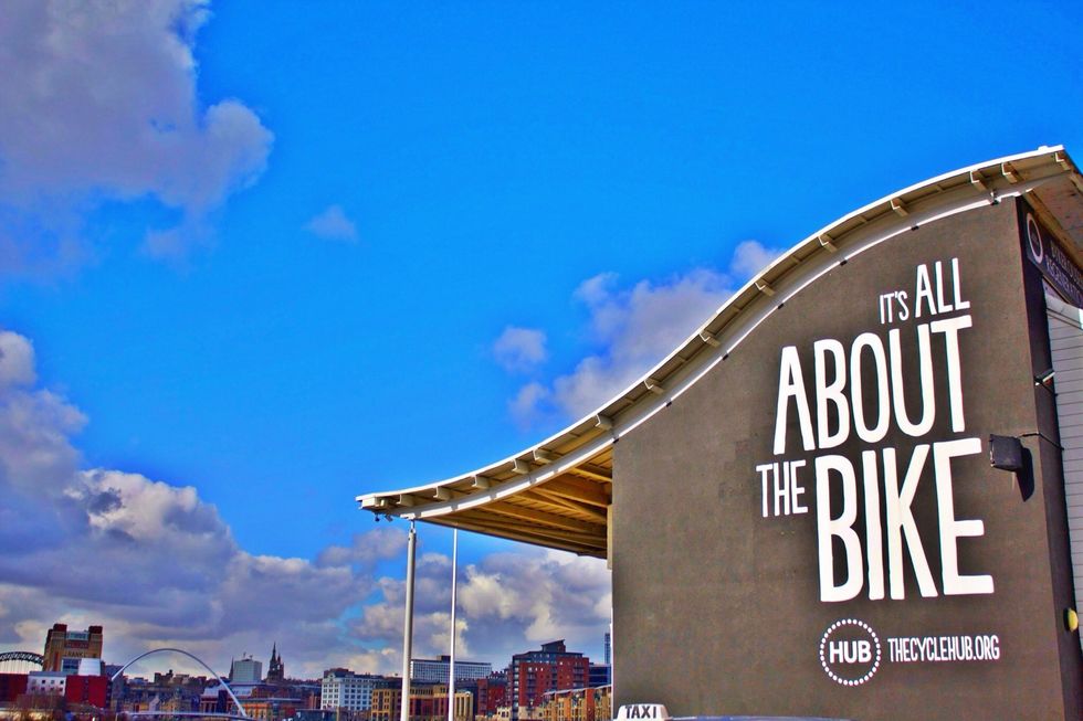 How to walk or cycle newcastle's quayside B+C Guides