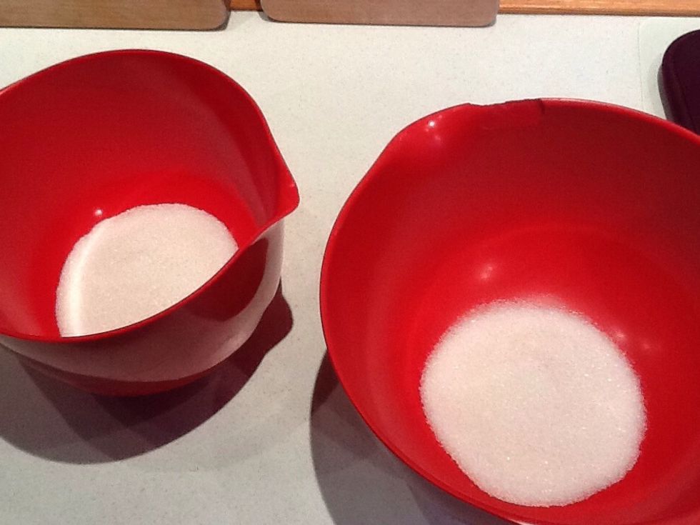 Start by adding 1dl of sugar in each