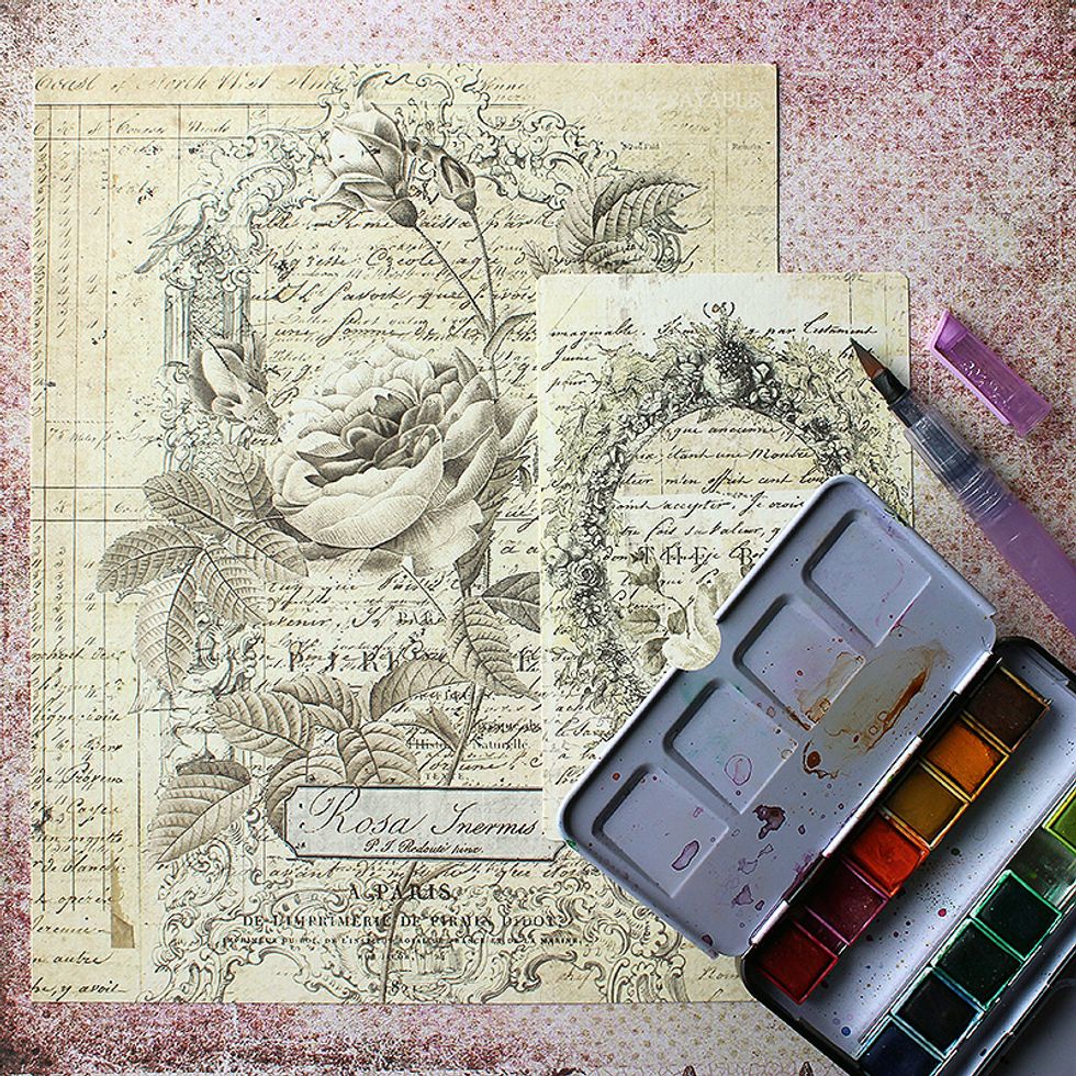 Start by choosing some sheets for the Paintables sets with similar flowers of designs. Color the patternes using watercolors and the detail water brush.