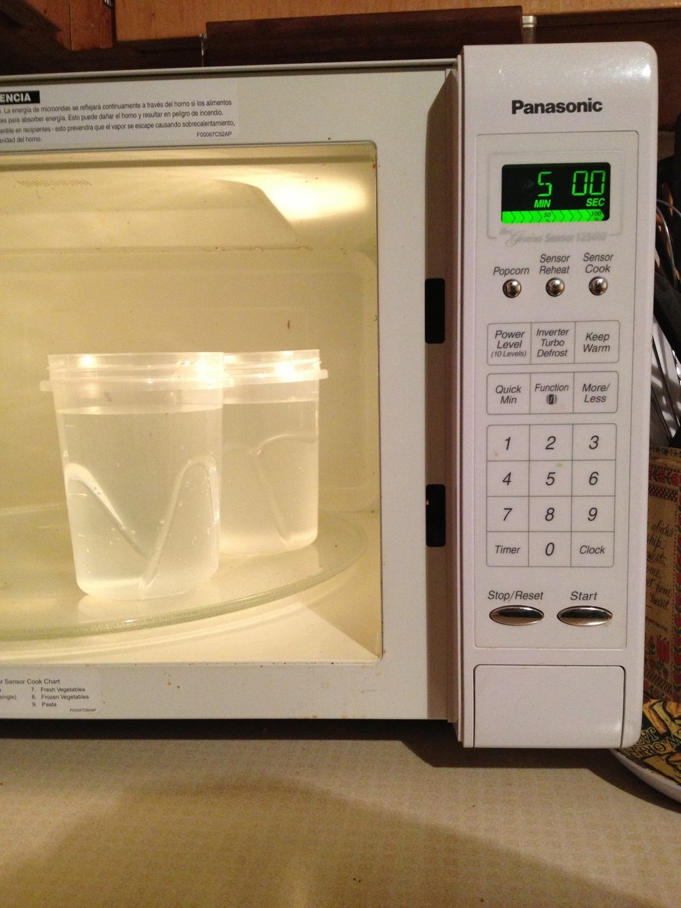 Start by heating the distiller water. You will need 1600ml distilled water at 110\u00b0F for mixing chemistry.