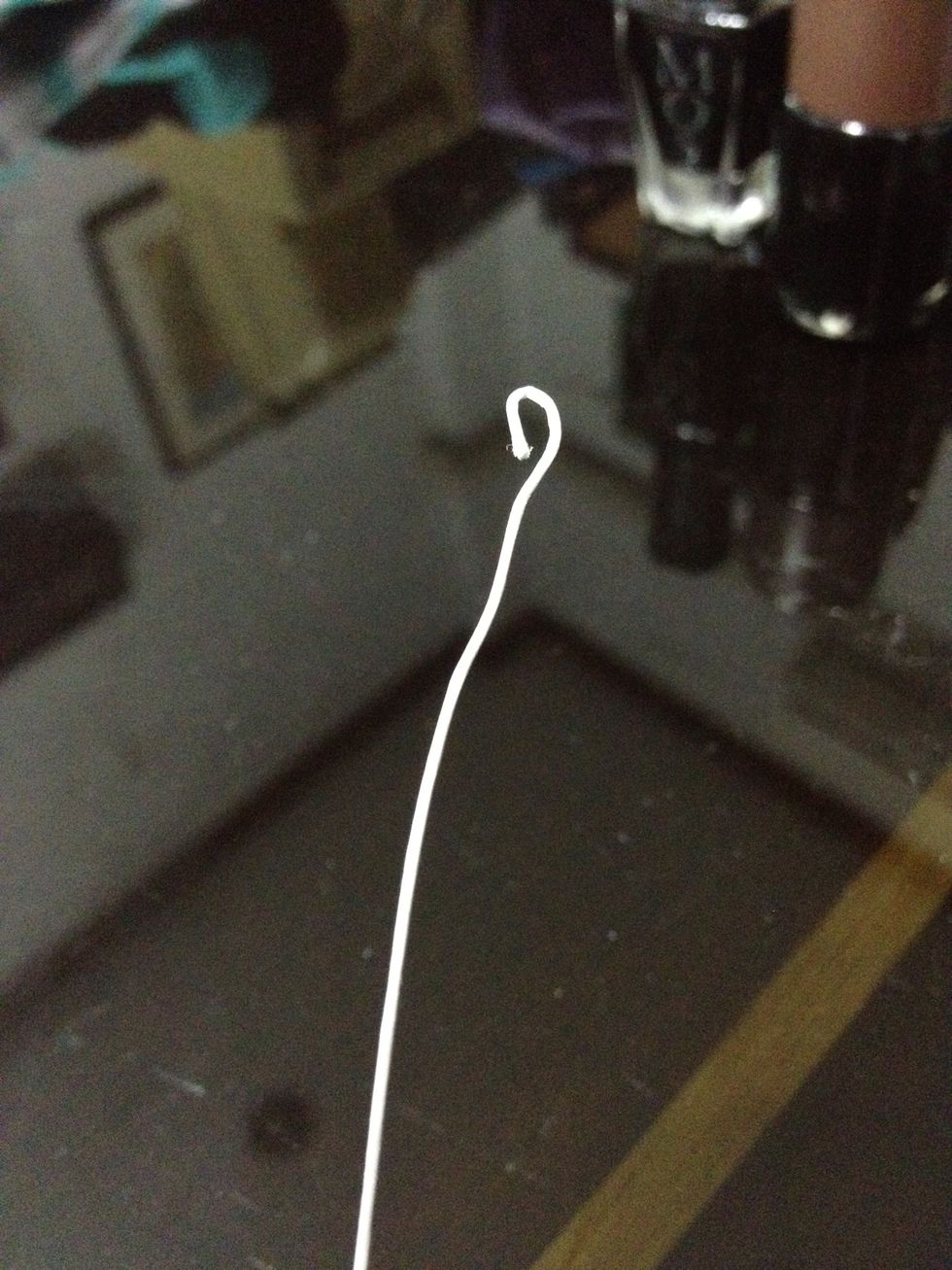 Start by making a small loop at the end of the wire.