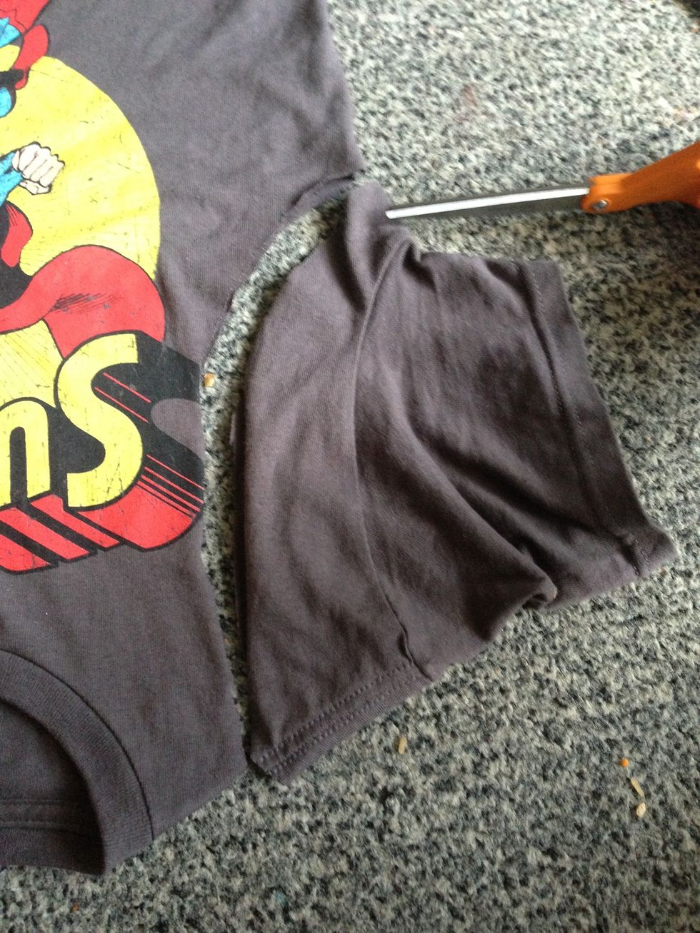 Start cutting from the spot where the scissors were in the last pic to underneath the armpit seam. You can go lower if you want to show more skin;) I usually just do 1 -1 1/2 inch