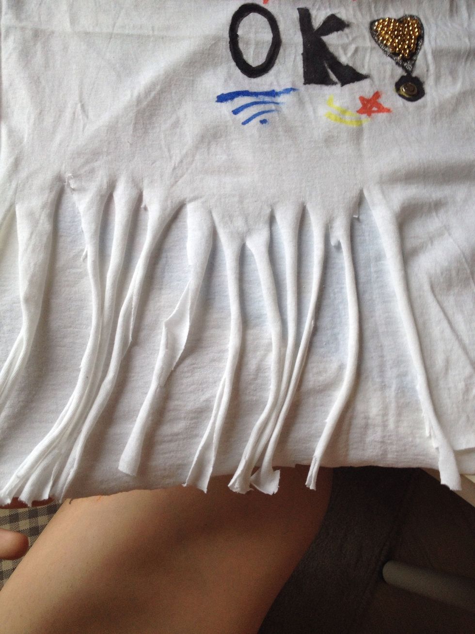 Start cutting the T-shirt like that\u2b06\ufe0f