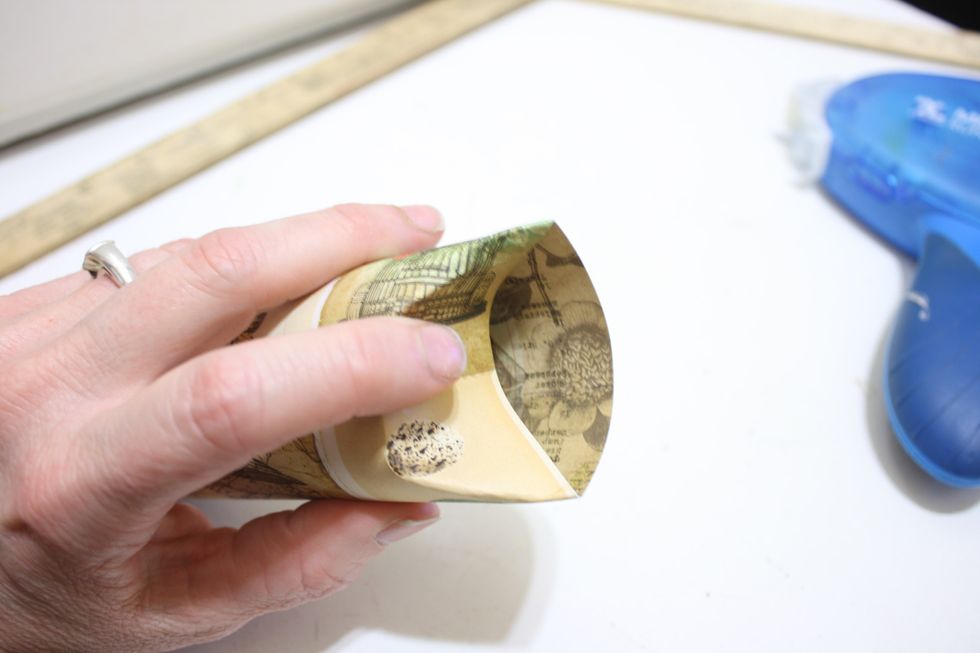start from the inch in and pressing- keep folding it in until you reach the edges you pinched is as a guide when to stop
