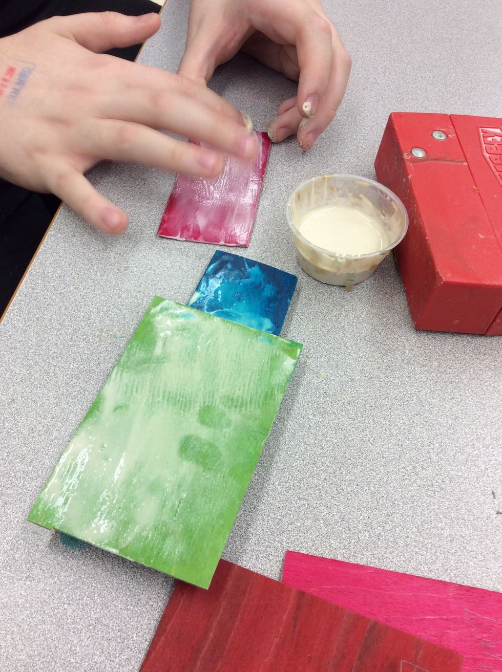 Start gluing Veneer 4