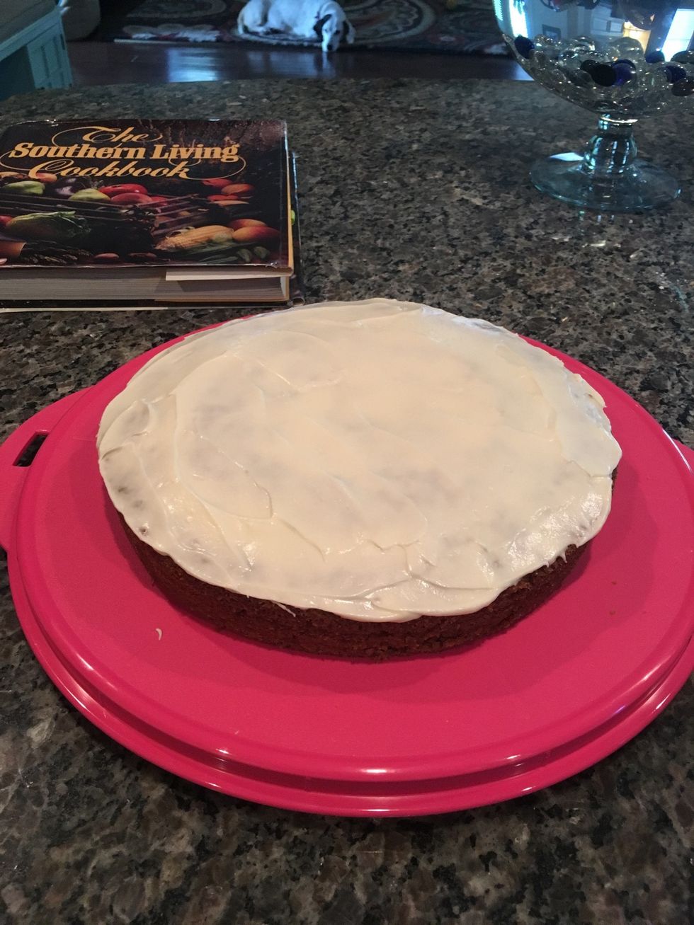 Start icing the top of the base layer.