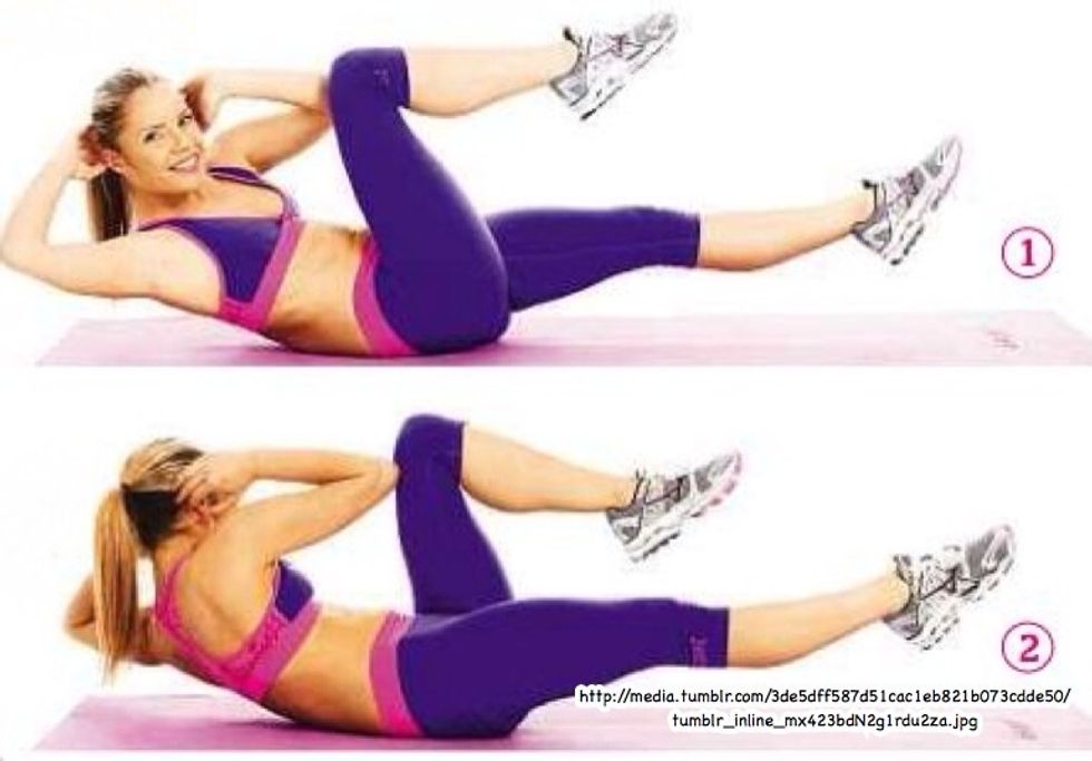 Start off by doing 20 crunches or ab excersizes. Abs are very important in turning.