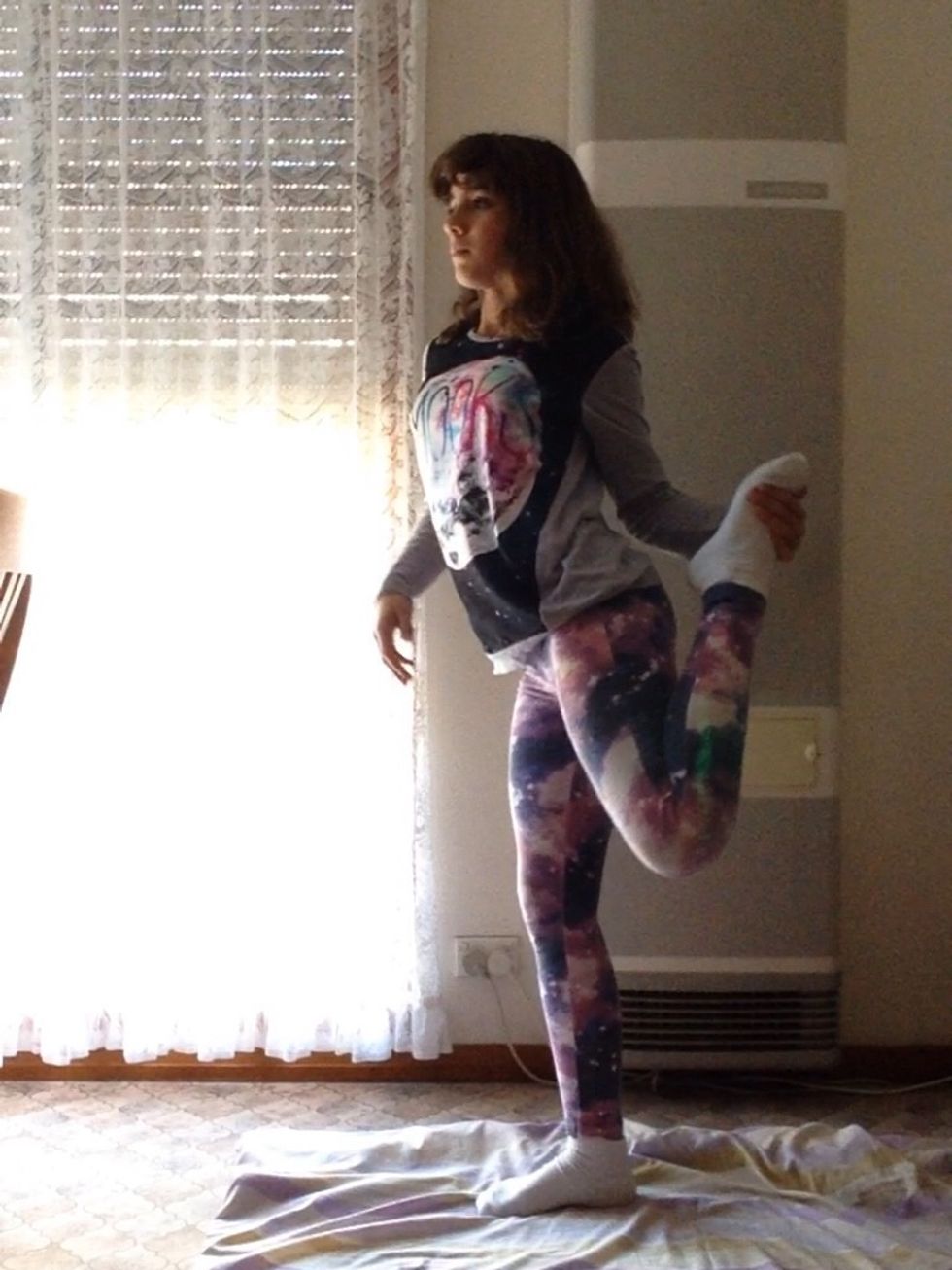 Start off by grabbing ur bad leg with ur bad arm