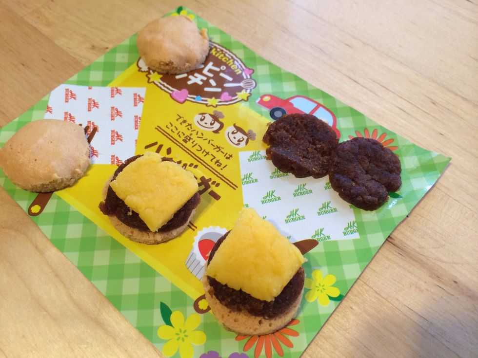 Start to Assemble your burger