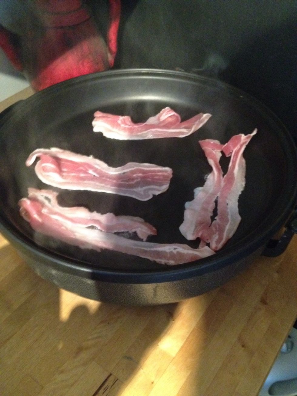 Start to fry your bacon
