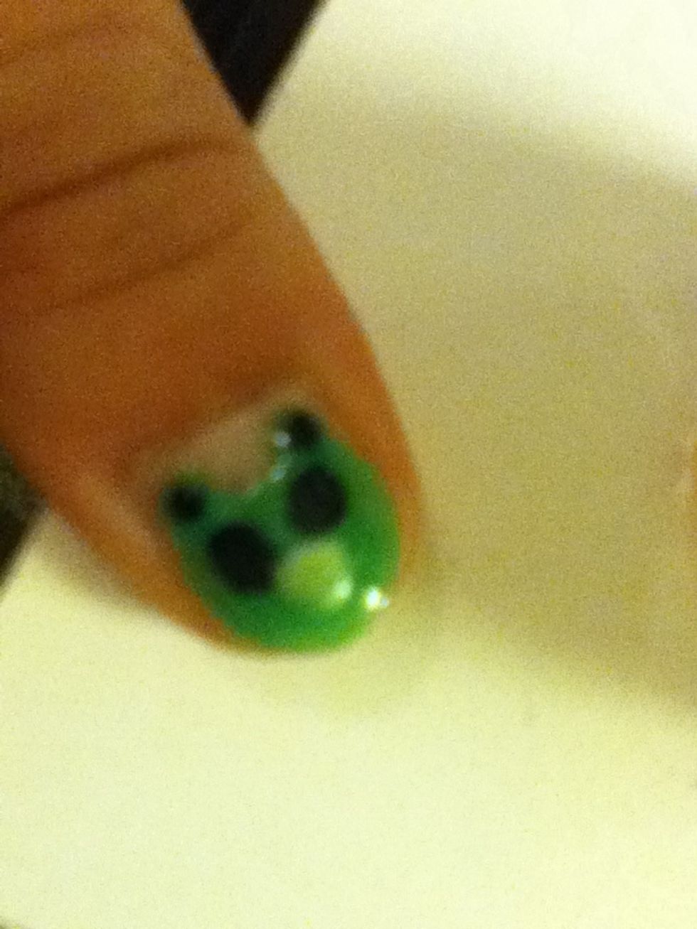 Start to paint on a few of the fine details.