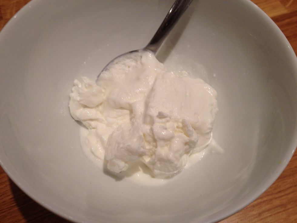 Start with a portion of yoghurt. I use Total 0% Greek Yoghurt. Greek yoghurt is great as it tastes really creamy and is higher in protein than natural yogurt.