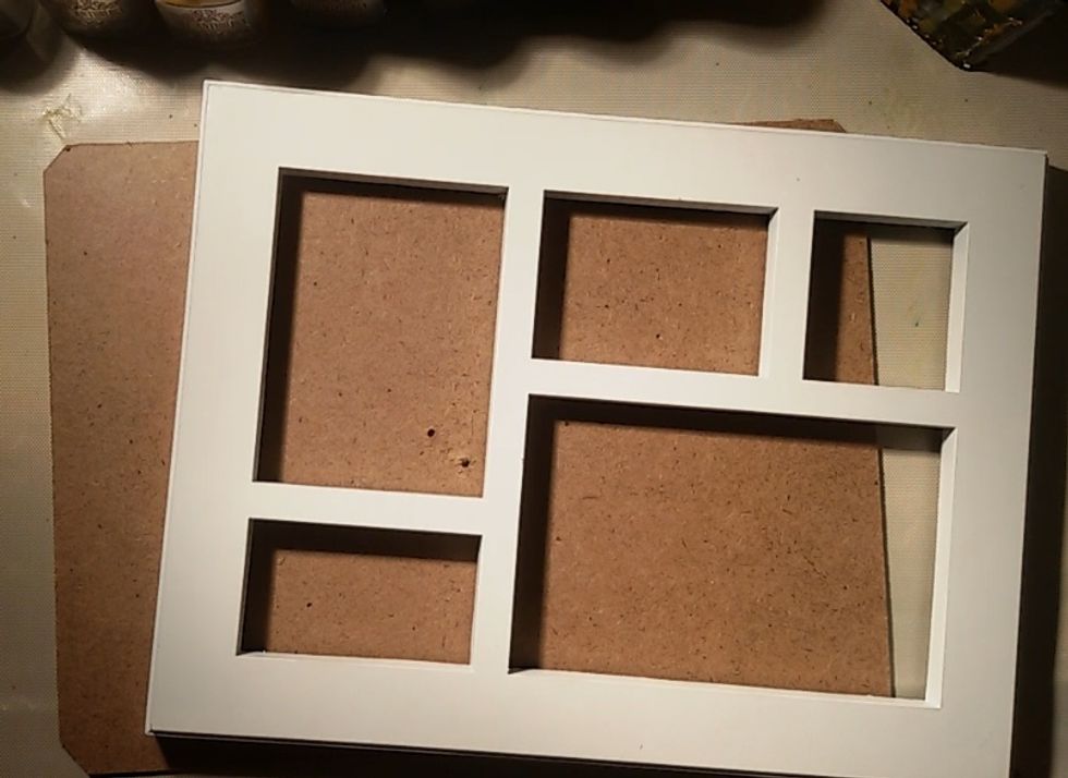 Start with ordinary, cheap plastic frame.