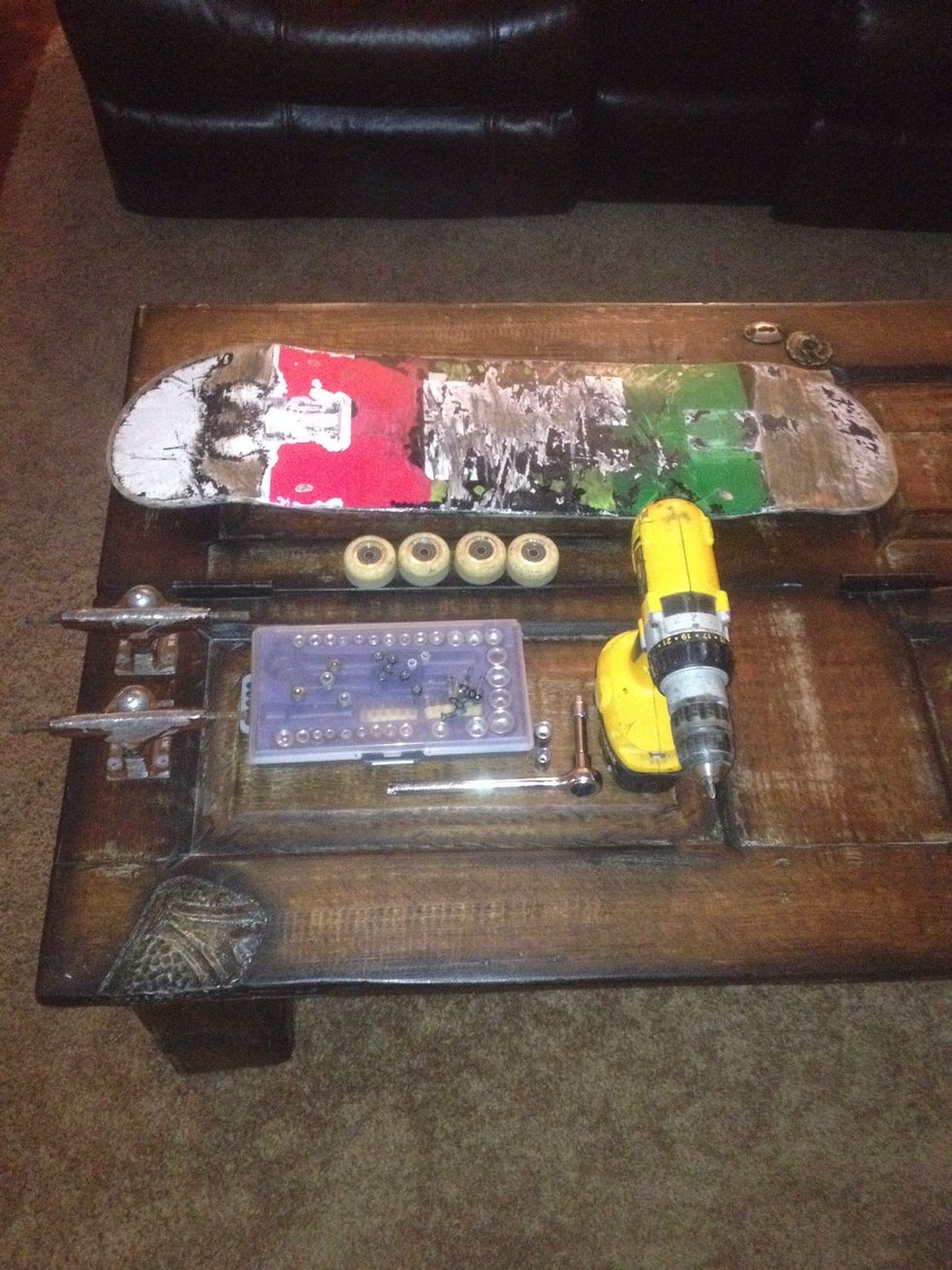 Step 1- First you will need all of your materials. Make sure you have all of the tools needed, and the screws and bolts to assemble the skateboard.