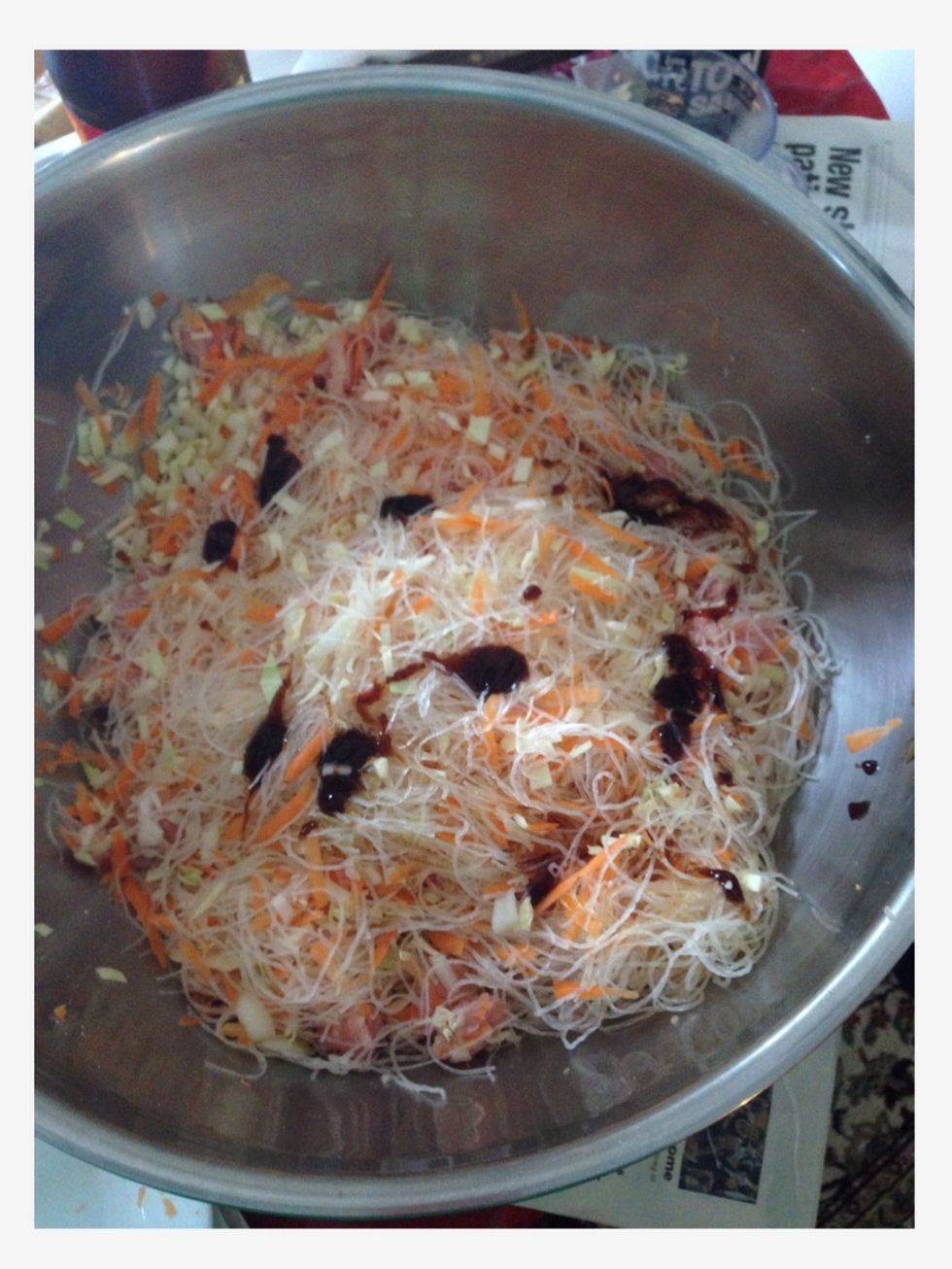Step 11: Add a tablespoon of oyster sauce and mix. If you add more oyster sauce, it will be saltier.