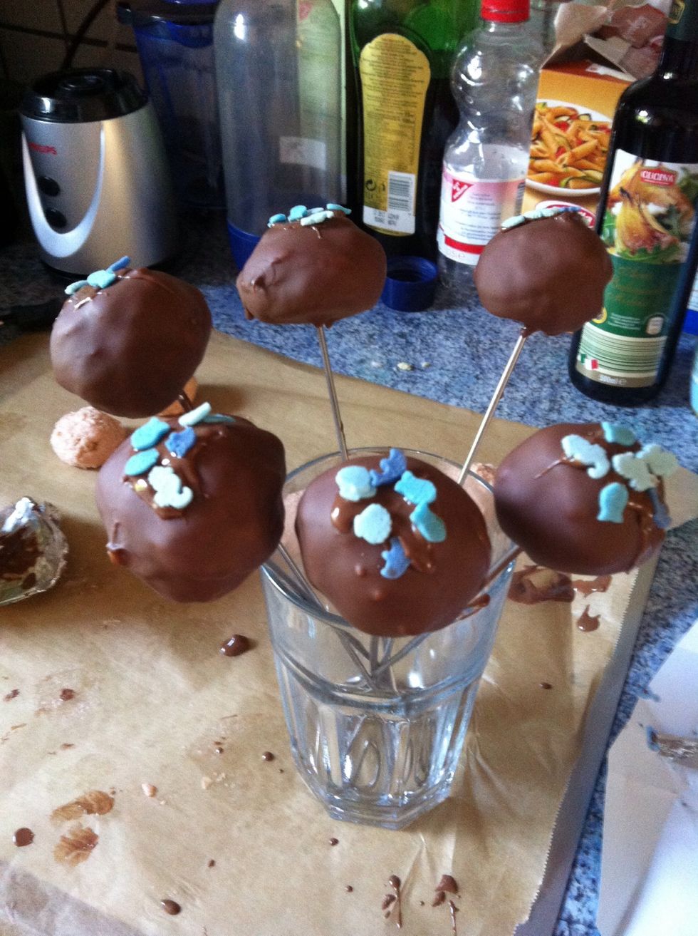 Step 11: Let the cake pops dry completly. You can put them in your fridge to speed up the process. Enjoy!:)