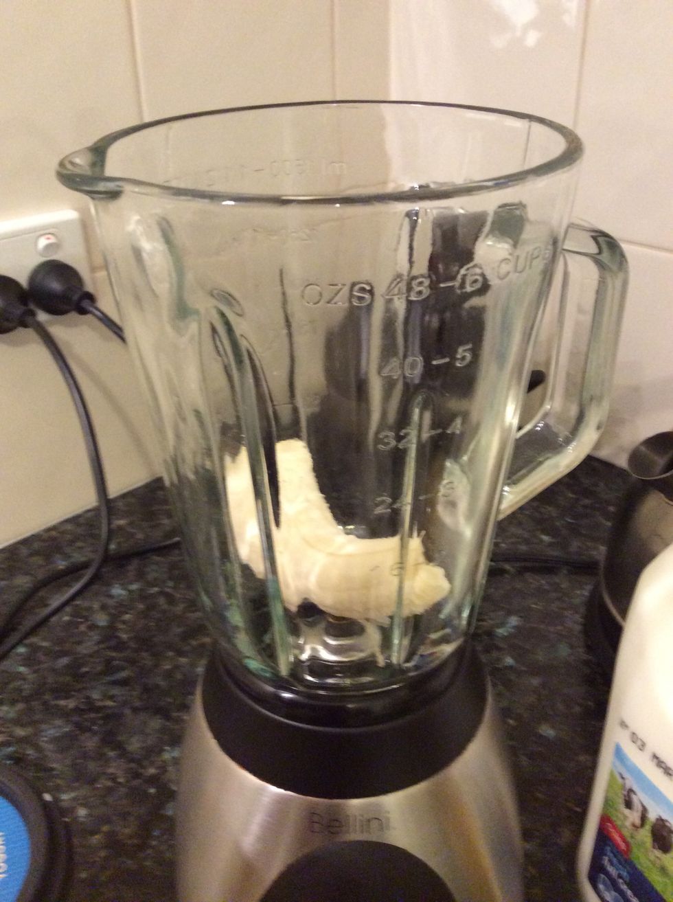 Step 2 peel the banana and put it in the blender \ud83d\udc4d