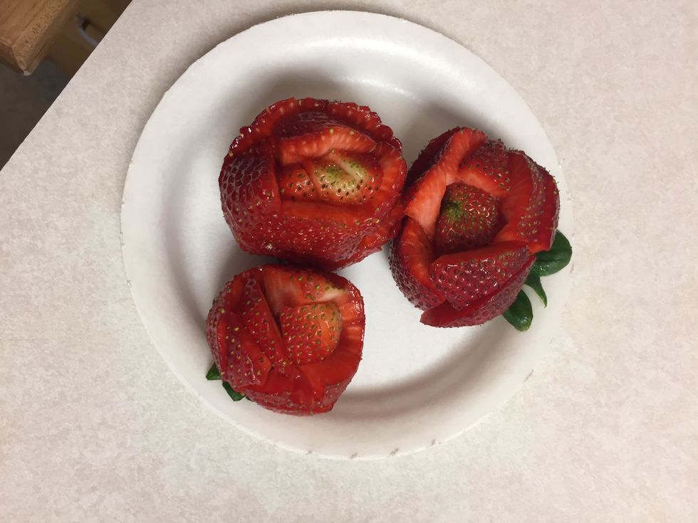 Step 4: To finish gently make a slit on the tip in the middle and press back gently to curl the tips