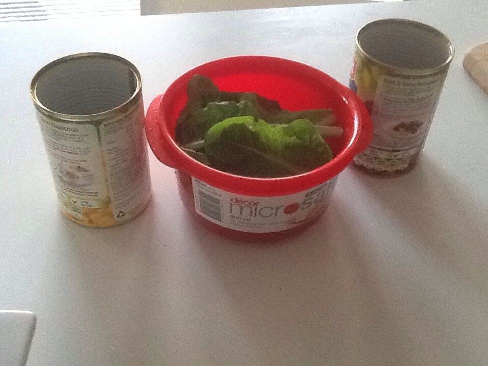Step 5. Add baby cos lettuce into the bowl of red beans and corn.