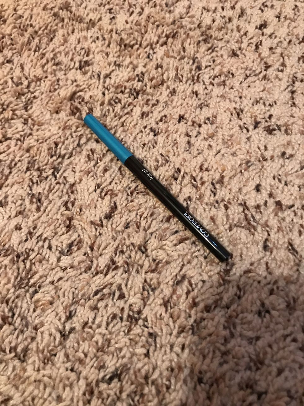 Step 5 Apply a medium-light streak of eyeliner on the lower bit of your eyelid. Do this to each eye