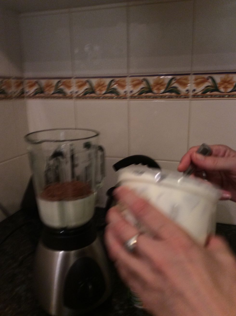 Step 5 put 3 tablespoons of yogurt in the blender \ud83d\udc4d