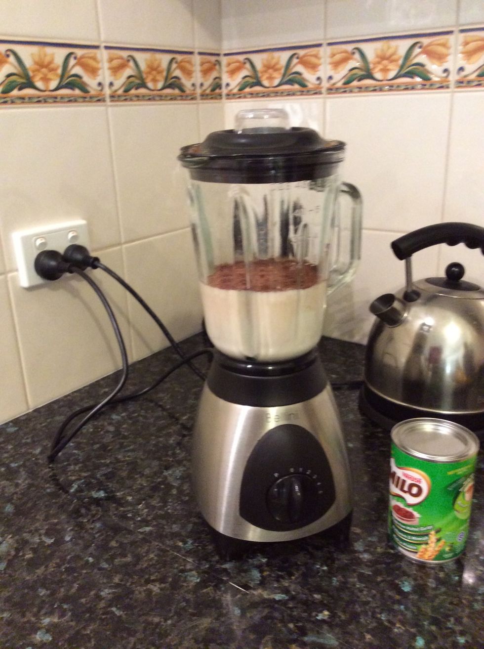 Step 6 before blending make sure that the lid is on the blender and locked and than you can blend \ud83d\udc4d