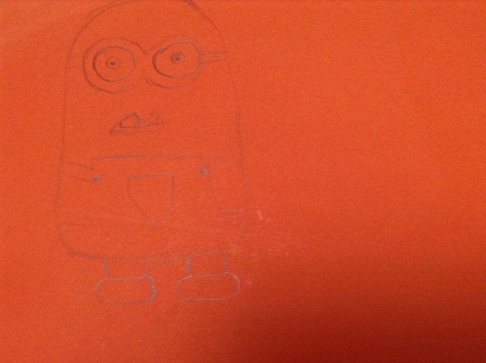 Step 6. Draw very short legs and feet.
