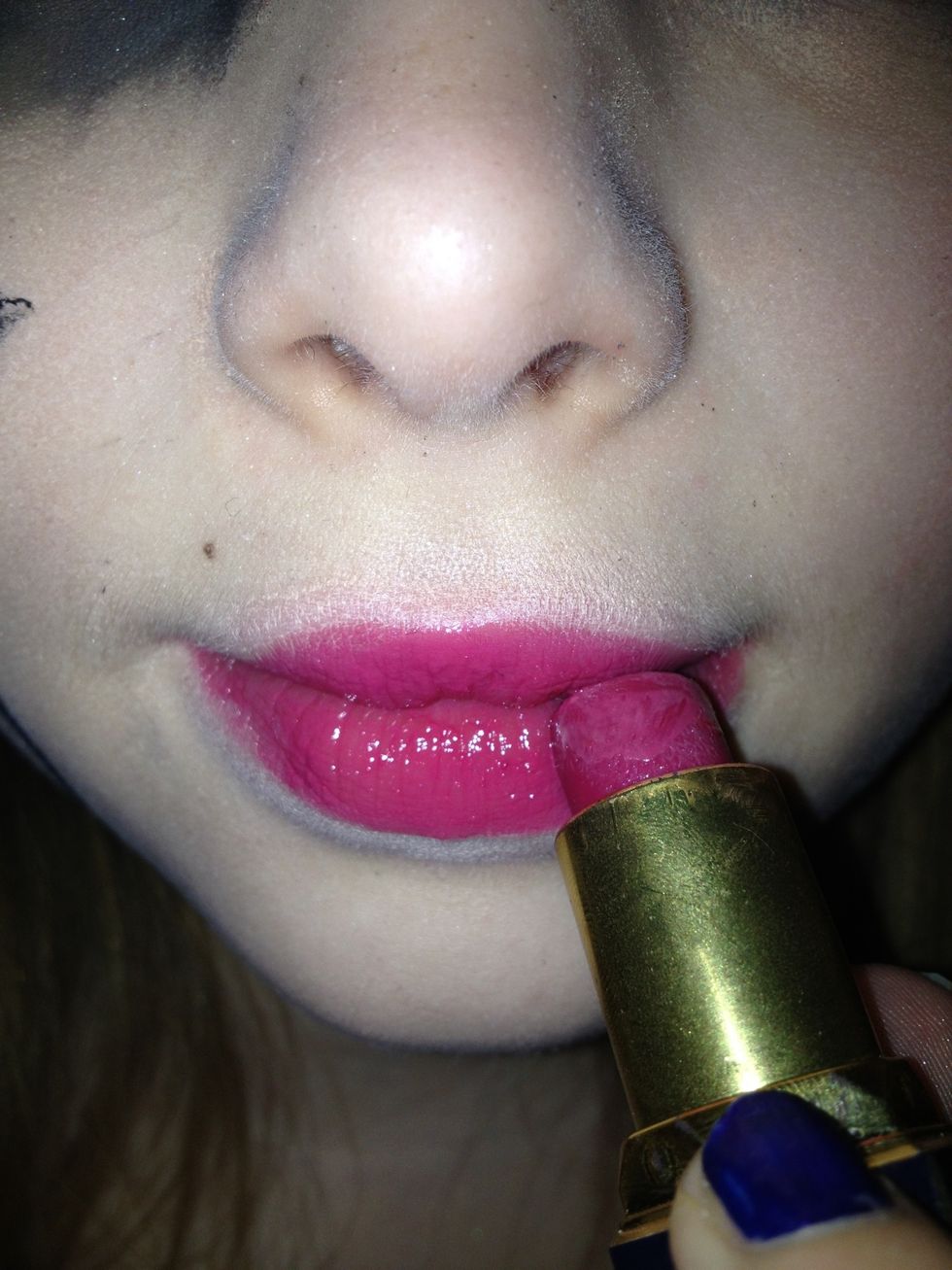 Step 7: apply red lipstick