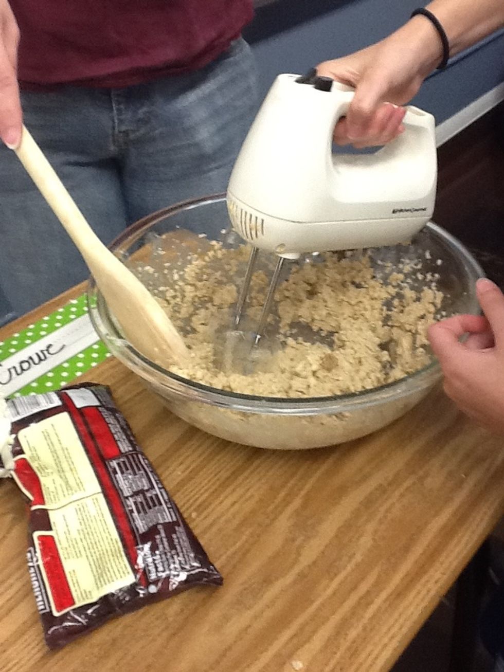 Step 7 Beat with electric mixer lightly at setting 1.