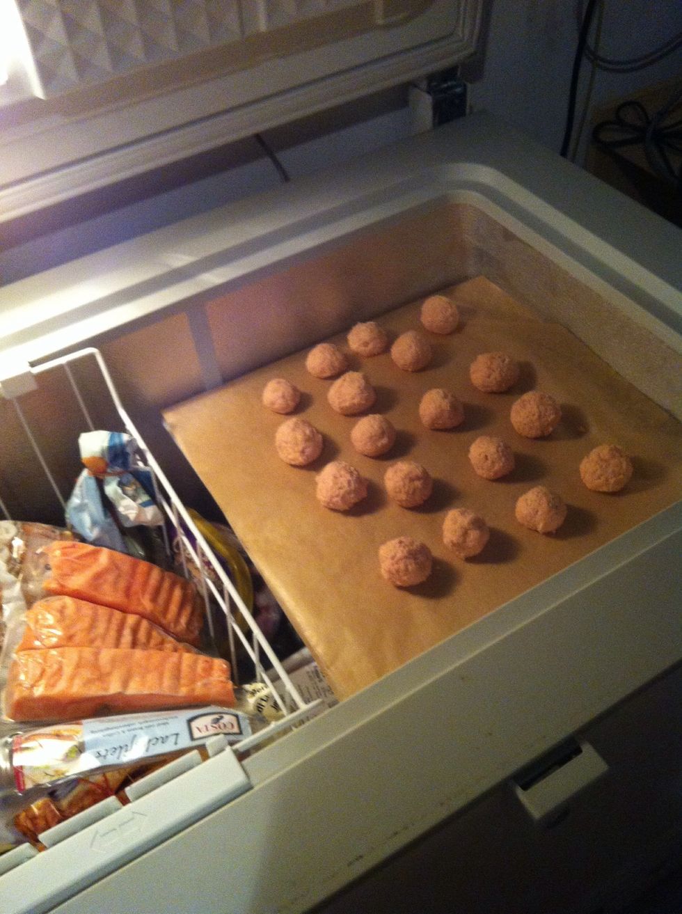 Step 7: Now chill the cake balls in your freezer for about 10 min.