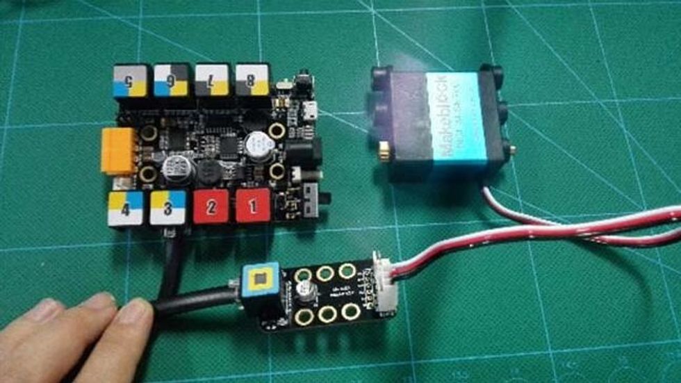 Step 7: Wiring:Connect all of the electronic modules as the picture