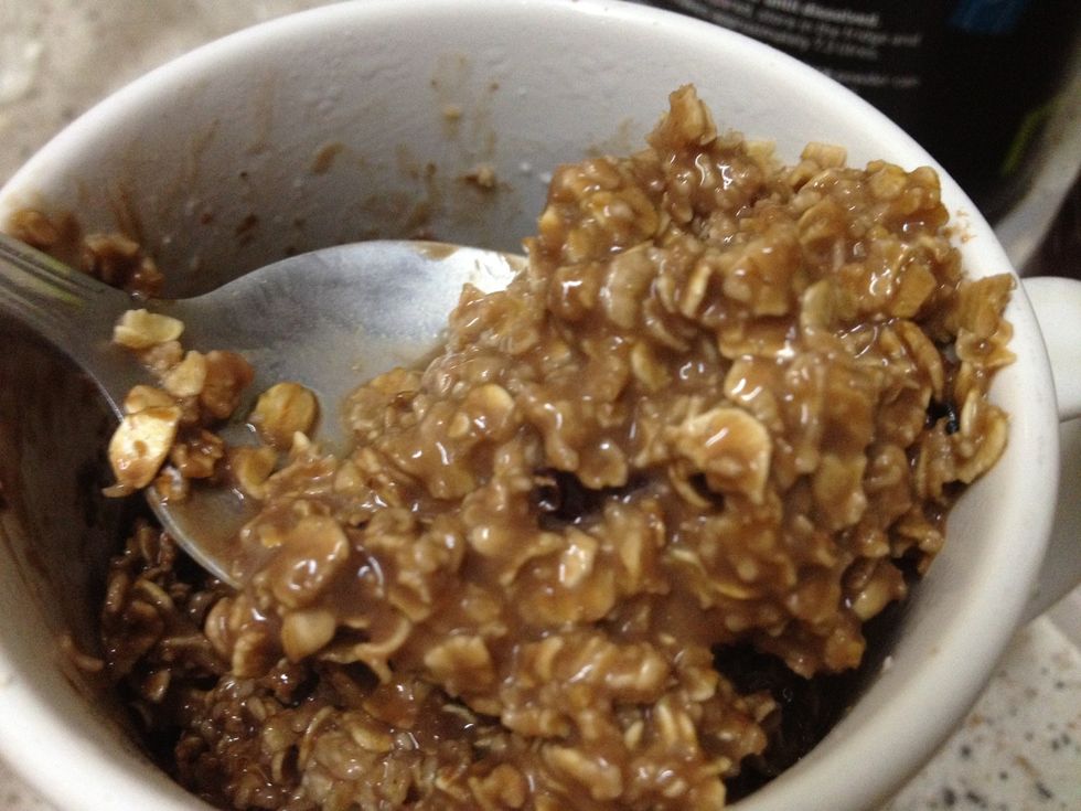 Step 8: Mix mix mix! Once done, sit back and enjoy your healthy yummy choc oatmeal. :)