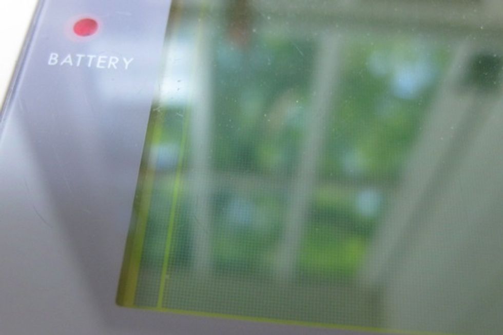 Step one is turning on the Gameboy, and adjusting the contrast to see just how many display pixels are missing.