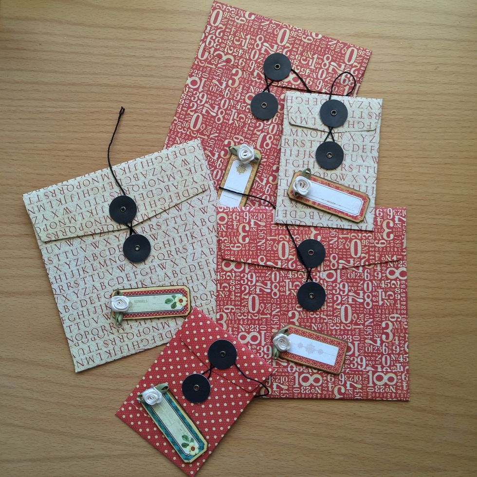 Stick the chipboards.