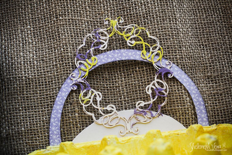 Stick the frame to the arch.