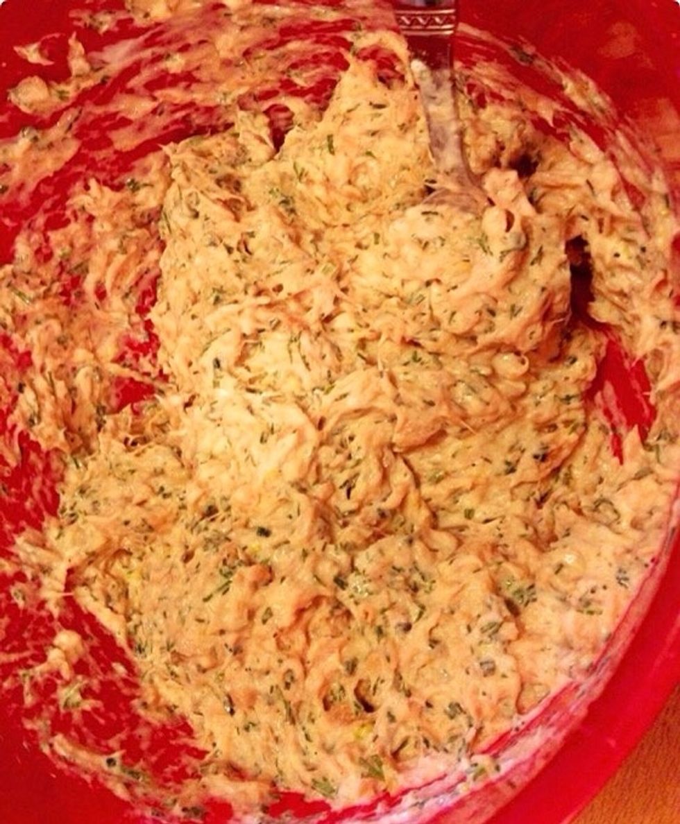 Stir again. Season according to your tastebuds. If you like horseradish this is when you add it. It does a lot to the taste but I'm very allergic. It's also possible to grate some and add it on top.