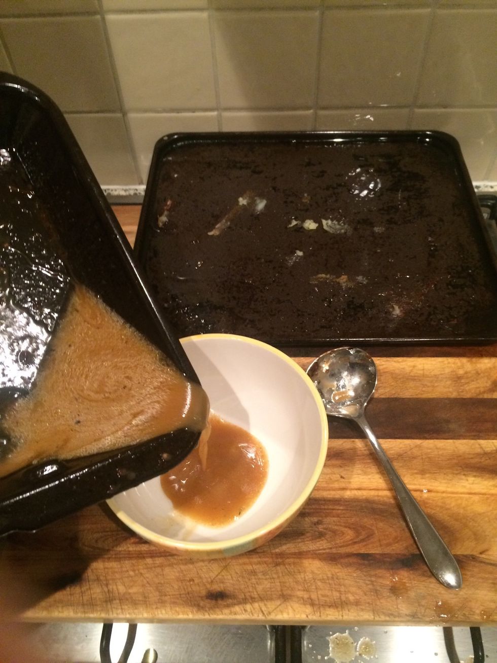 Stir and put on bowl to put on chicken
